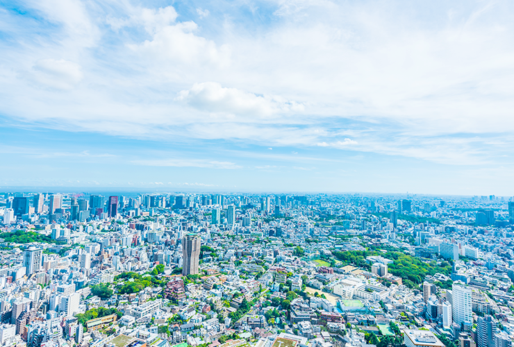 夏の都会の風景